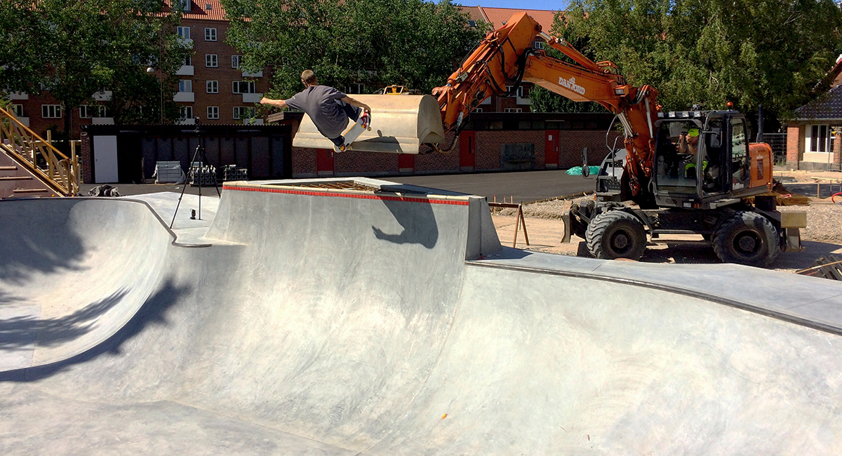 Her ser du et billede fra opførslen af beton bowlen i Århus