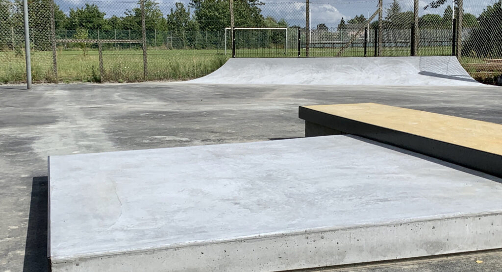 Agedrup skatepark grindbox og rampe
